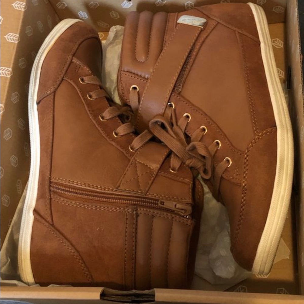Women’s sneakers